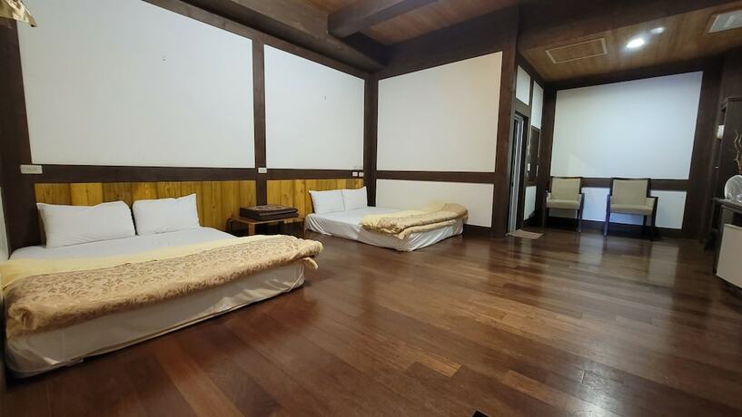 Imagen de la habitación del Hotel Maple Leaf Holiday Villa. Foto 13