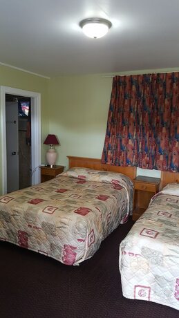 Imagen de la habitación del Hotel Maples Motel. Foto 13