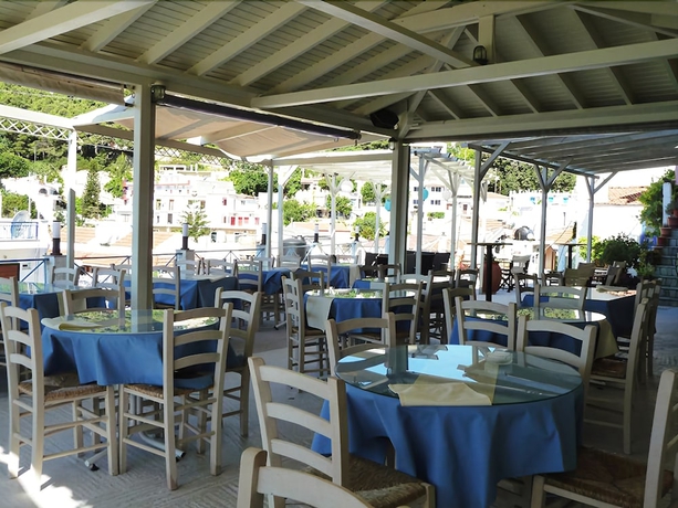 Imagen del bar/restaurante del Hotel Mar Adentro. Foto 6