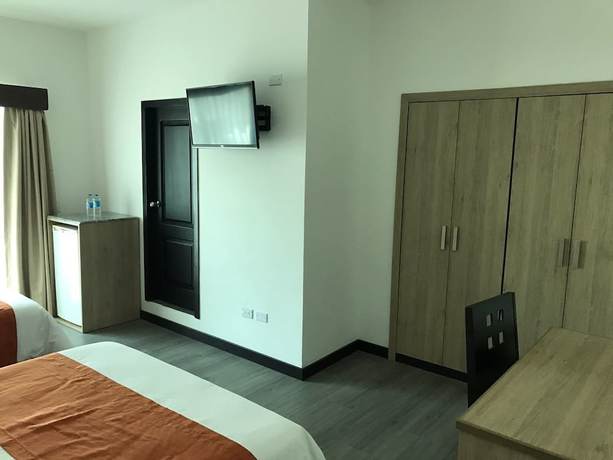 Imagen de la habitación del Hotel Mar Azul, Manta. Foto 9