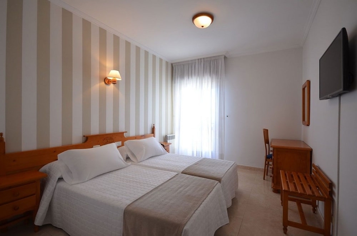 Imagen de la habitación del Hotel Mar Azul, Pragueira. Foto 9