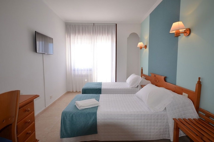 Imagen de la habitación del Hotel Mar Azul, Pragueira. Foto 10