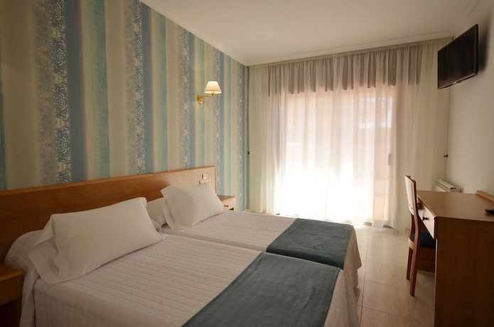 Imagen de la habitación del Hotel Mar Azul, Pragueira. Foto 14