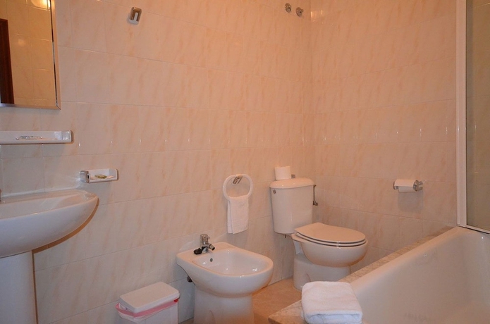 Imagen de la habitación del Hotel Mar Azul, Pragueira. Foto 18