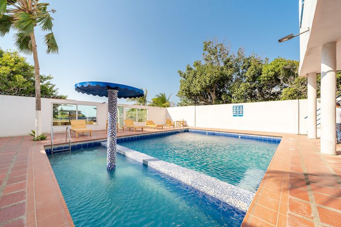 Imagen de la piscina del Hotel Mar Azul Puerto Colombia. Foto 19