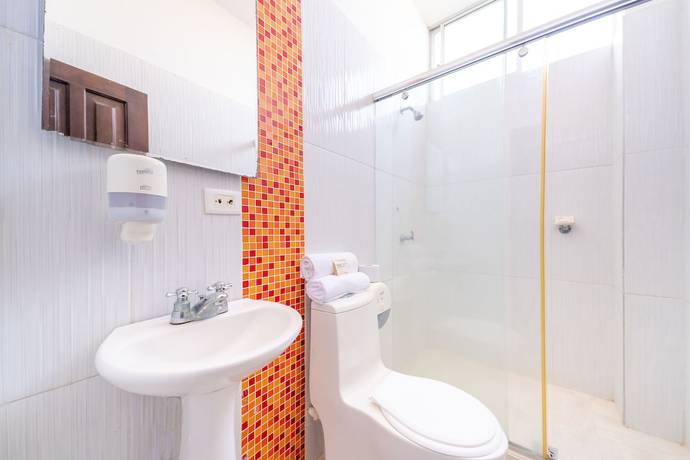 Imagen de la habitación del Hotel Mar Azul Puerto Colombia. Foto 5