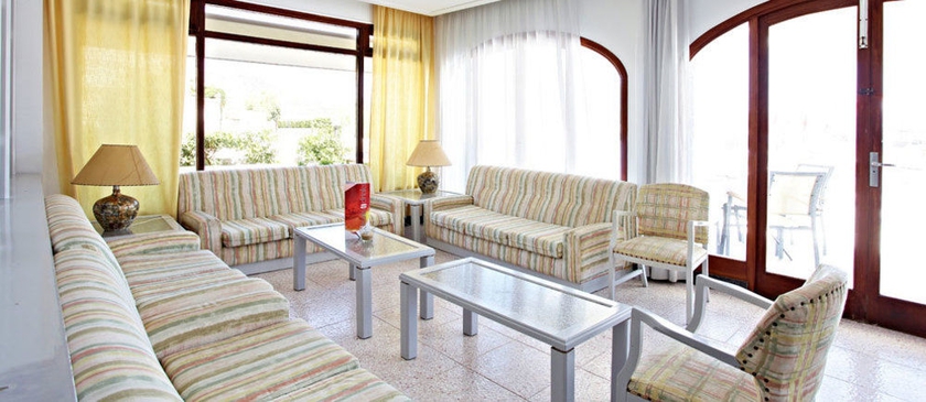 Imagen de los interiores del Hotel Mar Azul Pur Estil and Spa. Foto 5