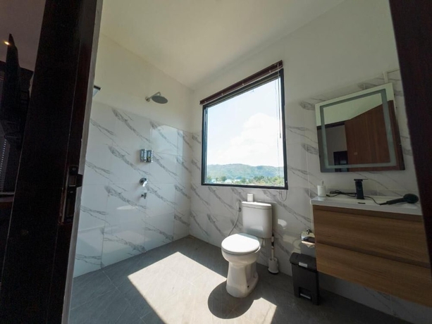 Imagen de la habitación del Hotel Mar Bella Beachfront. Foto 12
