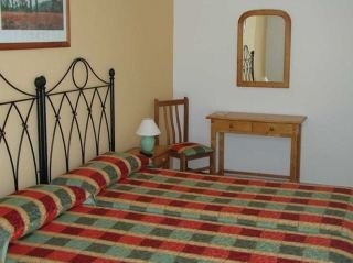 Imagen de la habitación del Hotel Mar Blava. Foto 4