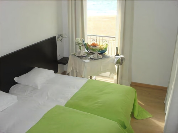 Imagen de la habitación del Hotel Mar Bravo. Foto 14