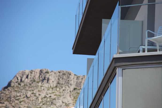 Imagen de los exteriores del Hotel Mar Calma. Foto 9