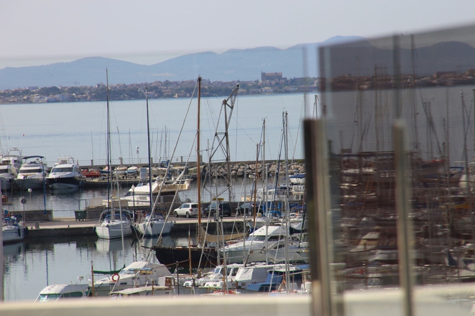 Imagen de la habitación del Hotel Mar Calma. Foto 8