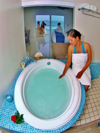 Imagen general del Hotel Mar Celeste. Foto 6
