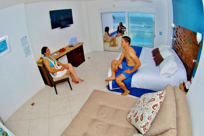 Imagen general del Hotel Mar Celeste. Foto 9
