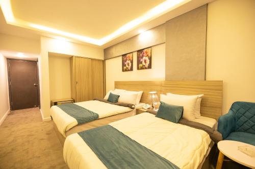 Imagen de la habitación del Hotel Mar Charbel Cairo. Foto 19