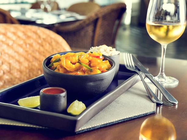 Imagen del bar/restaurante del Hotel Mar Conventions. Foto 4