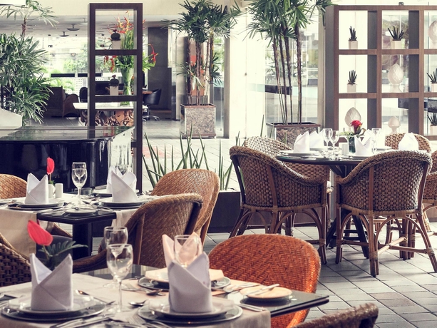 Imagen del bar/restaurante del Hotel Mar Conventions. Foto 5