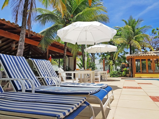 Imagen de la piscina del Hotel Mar De Cabo Frio. Foto 16