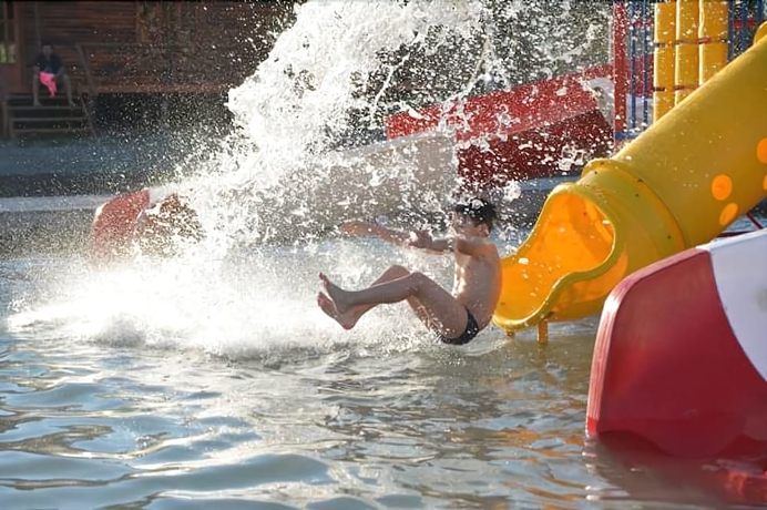 Imagen de la piscina del Hotel Mar De Sue&ntilde;os Parque Acu&aacute;tico Infantil. Foto 18