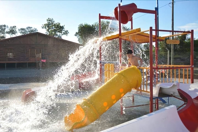 Imagen de la piscina del Hotel Mar De Sue&ntilde;os Parque Acu&aacute;tico Infantil. Foto 19