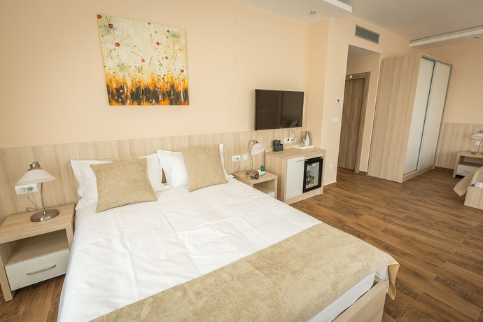 Imagen de la habitación del Hotel Mar Garni. Foto 16