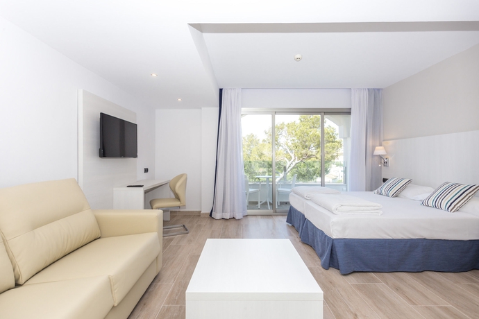 Imagen de la habitación del Hotel Mar Hotels Alcanada. Foto 7