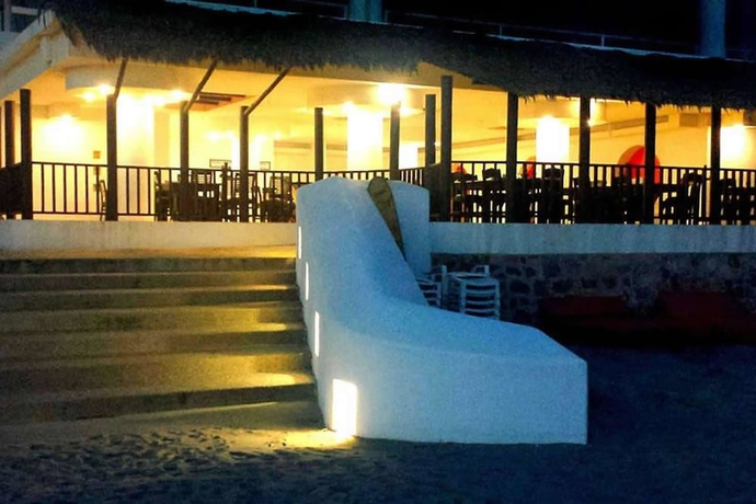Imagen del bar/restaurante del Hotel Mar Paraiso Queen. Foto 6