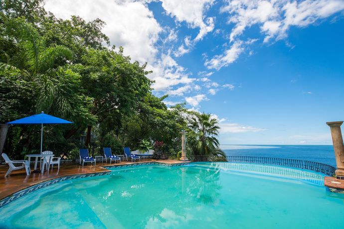 Imagen de la piscina del Hotel Mar Sereno and Suites. Foto 16