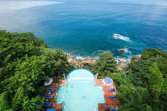 Imagen de la piscina del Hotel Mar Sereno and Suites. Foto 18
