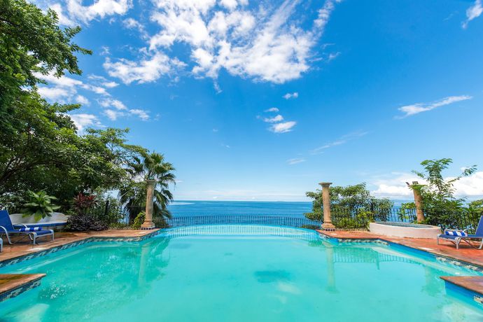 Imagen de la piscina del Hotel Mar Sereno and Suites. Foto 19