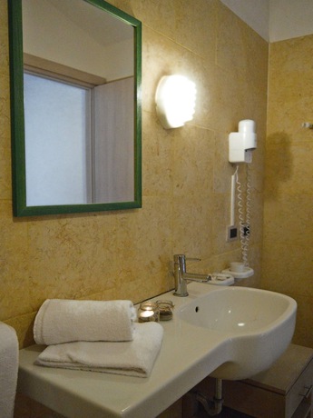 Imagen de la habitación del Hotel Mar and Sol. Foto 7