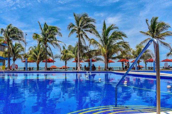 Imagen de la piscina del Hotel Mar and Sol y Restaurante. Foto 20