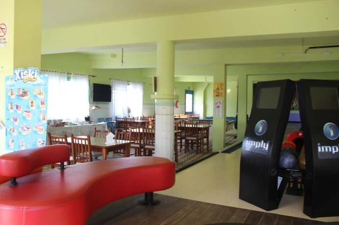 Imagen del bar/restaurante del Hotel Mar e Sol - Cap&atilde;o da Canoa. Foto 6