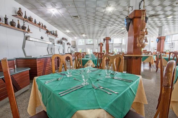 Imagen del bar/restaurante del Hotel MarAzul, La Habana. Foto 3