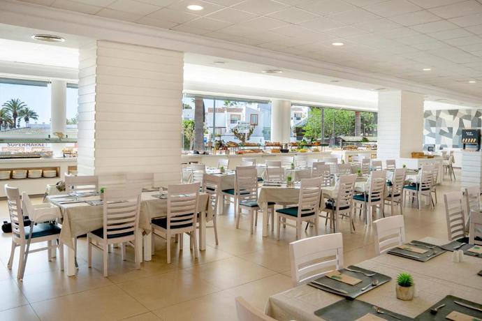 Imagen del bar/restaurante del Hotel MarSenses Paradise Club. Foto 2