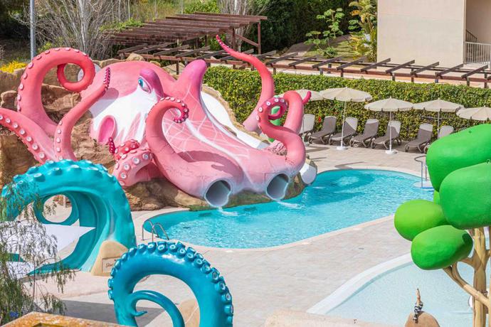 Imagen de la piscina del Hotel MarSenses Rosa del Mar. Foto 18