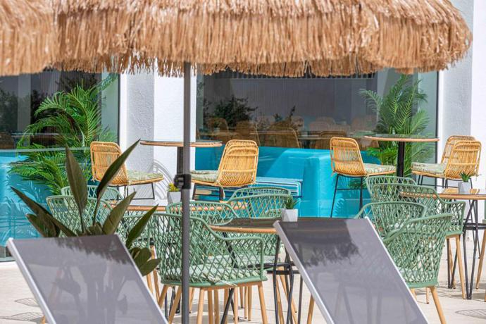 Imagen del bar/restaurante del Hotel MarSenses Rosa del Mar. Foto 3