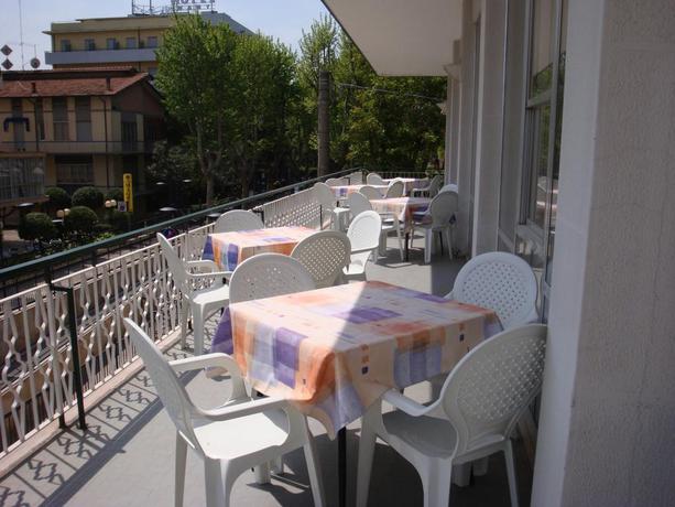 Imagen de los exteriores del Hotel Mara, Rimini. Foto 10
