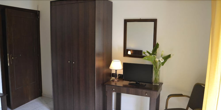 Imagen de la habitación del Hotel Marabel. Foto 13