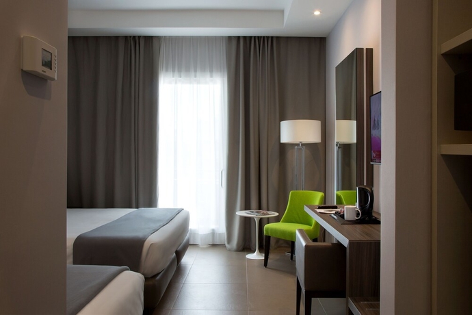 Imagen de la habitación del Hotel Marad. Foto 16