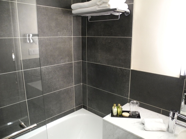 Imagen de la habitación del Hotel Marais Bastille. Foto 3