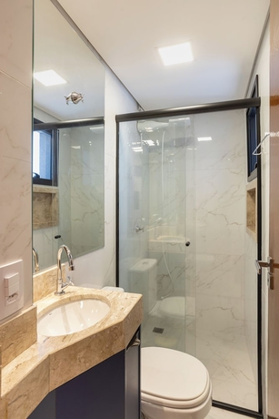 Imagen de la habitación del Hotel Maranatha Su&iacute;tes. Foto 12