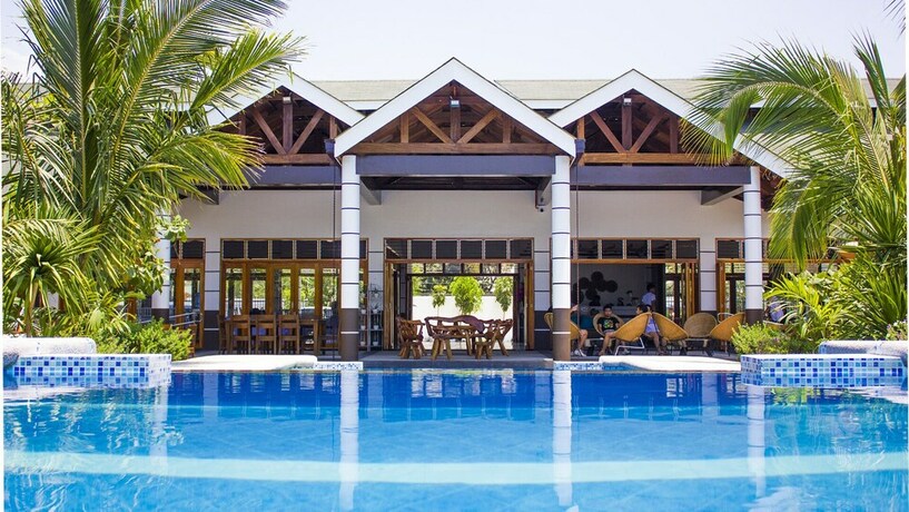Imagen general del Hotel Marand Beach Resort. Foto 1