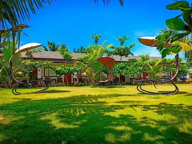 Imagen de los exteriores del Hotel Marand Beach Resort. Foto 38