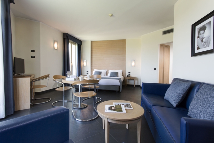 Imagen de los interiores del Hotel Maranello Palace. Foto 16