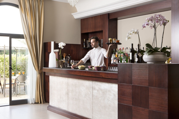 Imagen del bar/restaurante del Hotel Maranello Palace. Foto 5