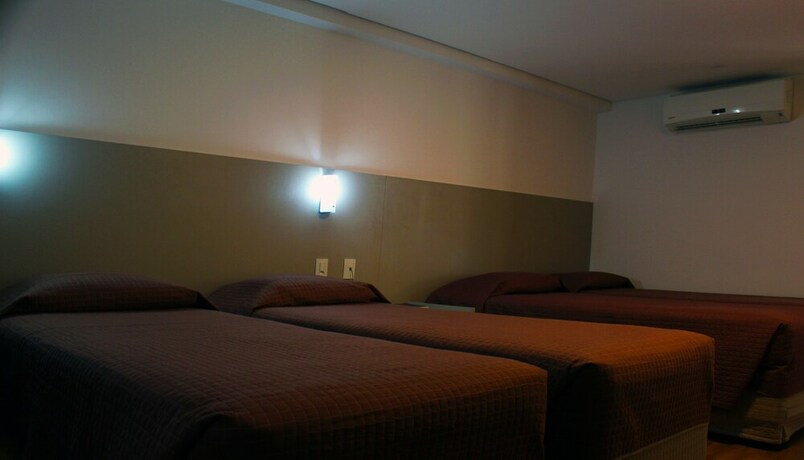 Imagen de la habitación del Hotel Marante Executive. Foto 11