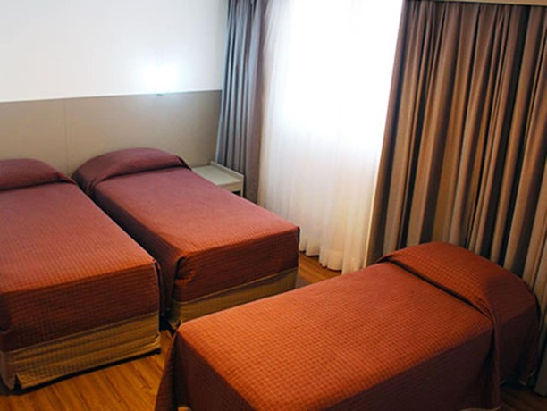 Imagen de la habitación del Hotel Marante Executive. Foto 16