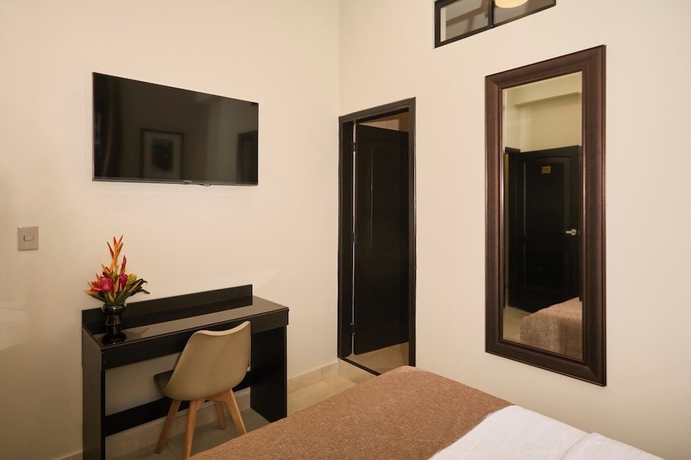 Imagen de la habitación del Hotel Mara&ntilde;&oacute;n. Foto 7