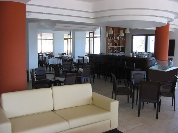 Imagen del bar/restaurante del Hotel Maranton Beach. Foto 2